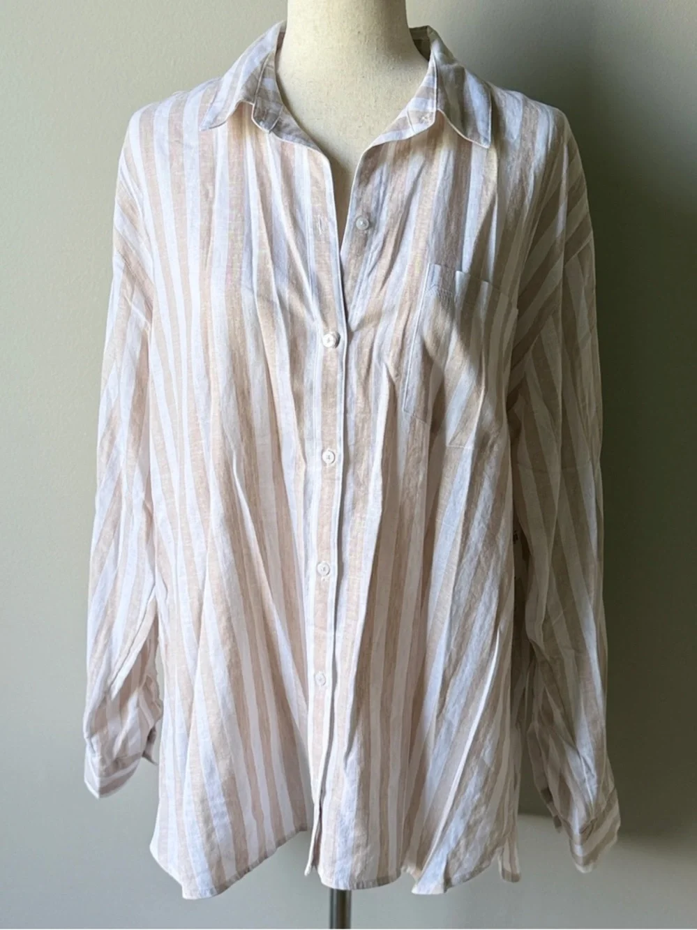 Old Navy Linen Blend Striped Boyfriend Button Down Shirt in Tan and White - Picture 1 of 7